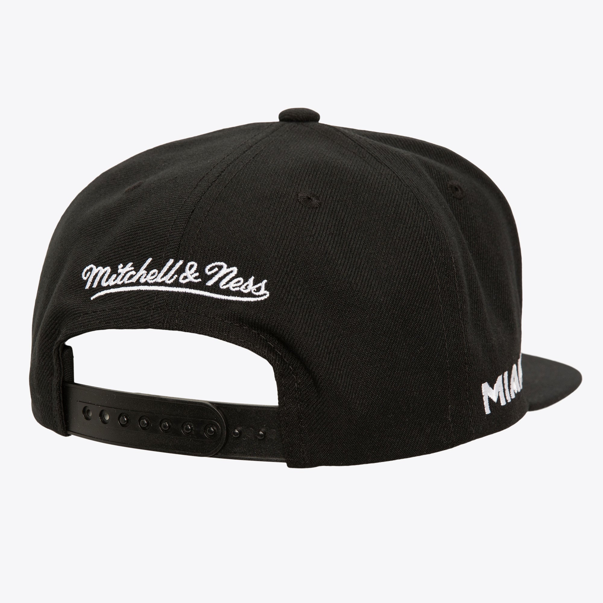 Gorra M&N MLS Evergreen Black White Snapback Miami CF