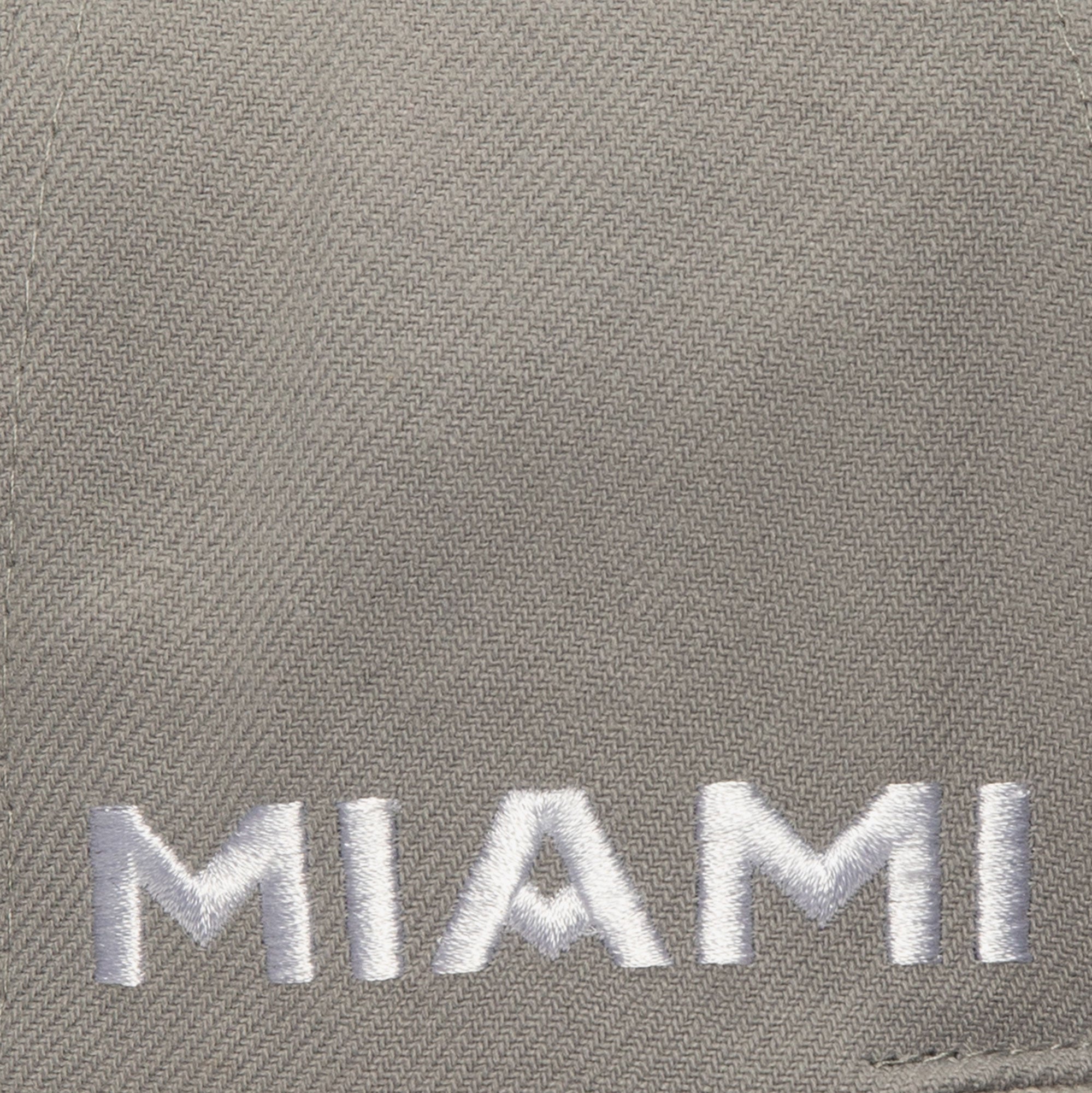Gorra M&N MLS Evergreen Grey White Snapback Miami Cf