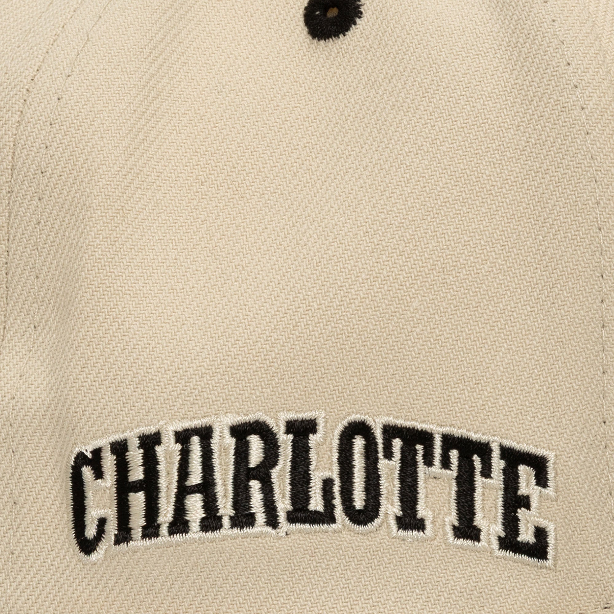 Gorra M&N NBA Evergreen Cream Black Snapback Hwc Hornets