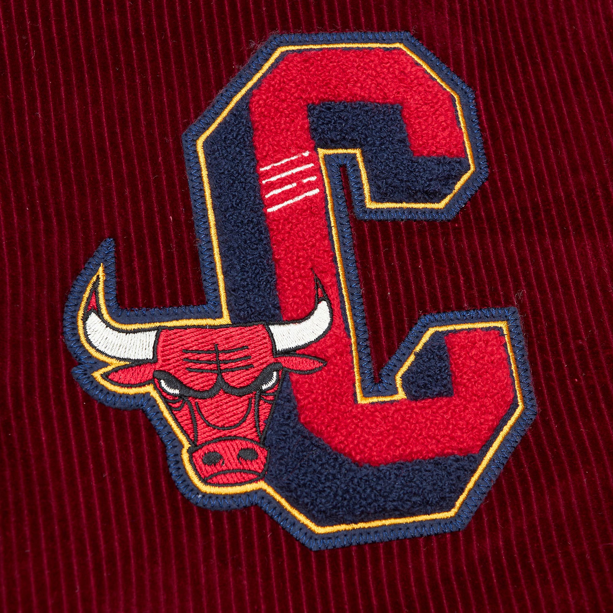 Chamarra NBA Collegiate Varsity Bulls