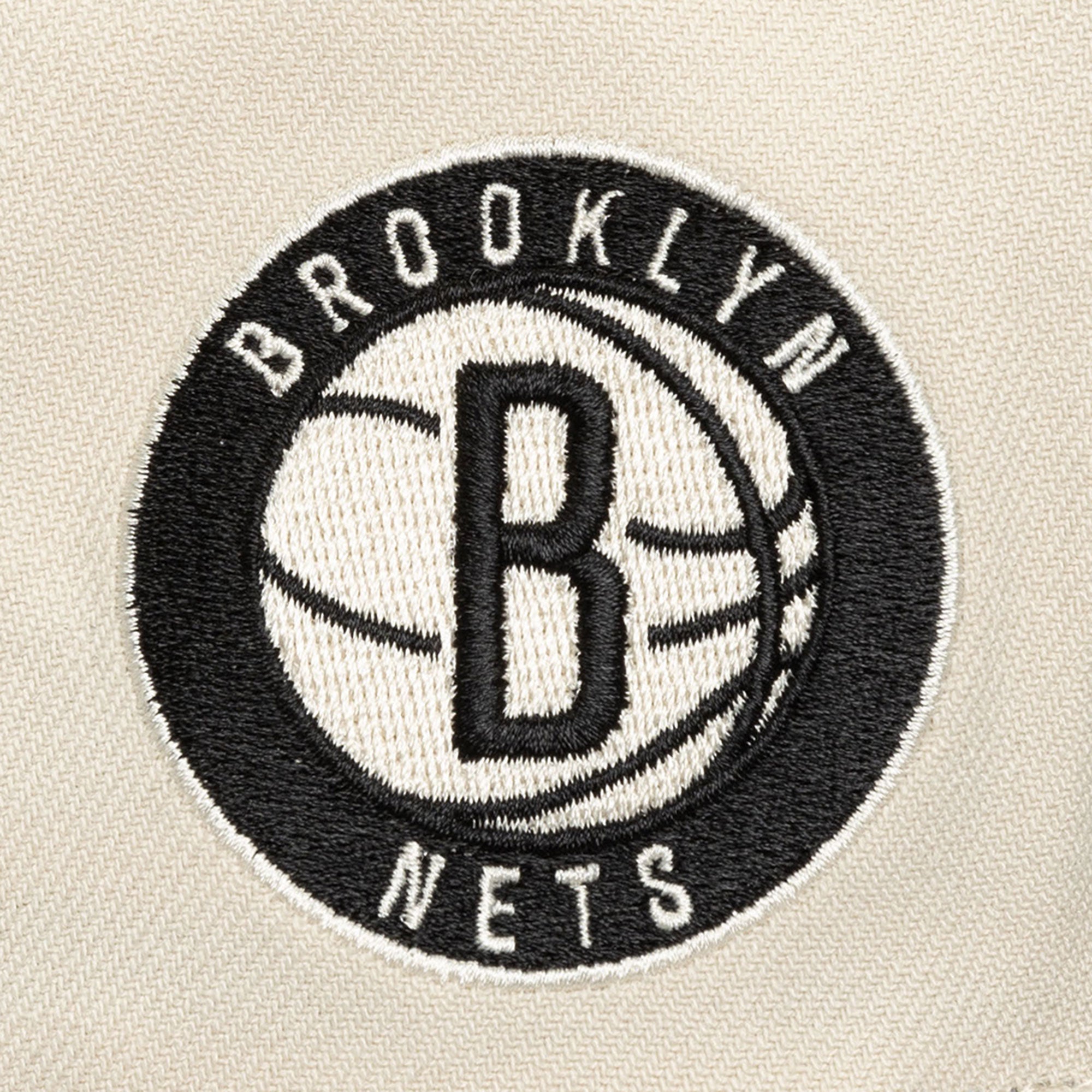 Gorra M&N NBA Evergreen Cream Black Snapback Nets