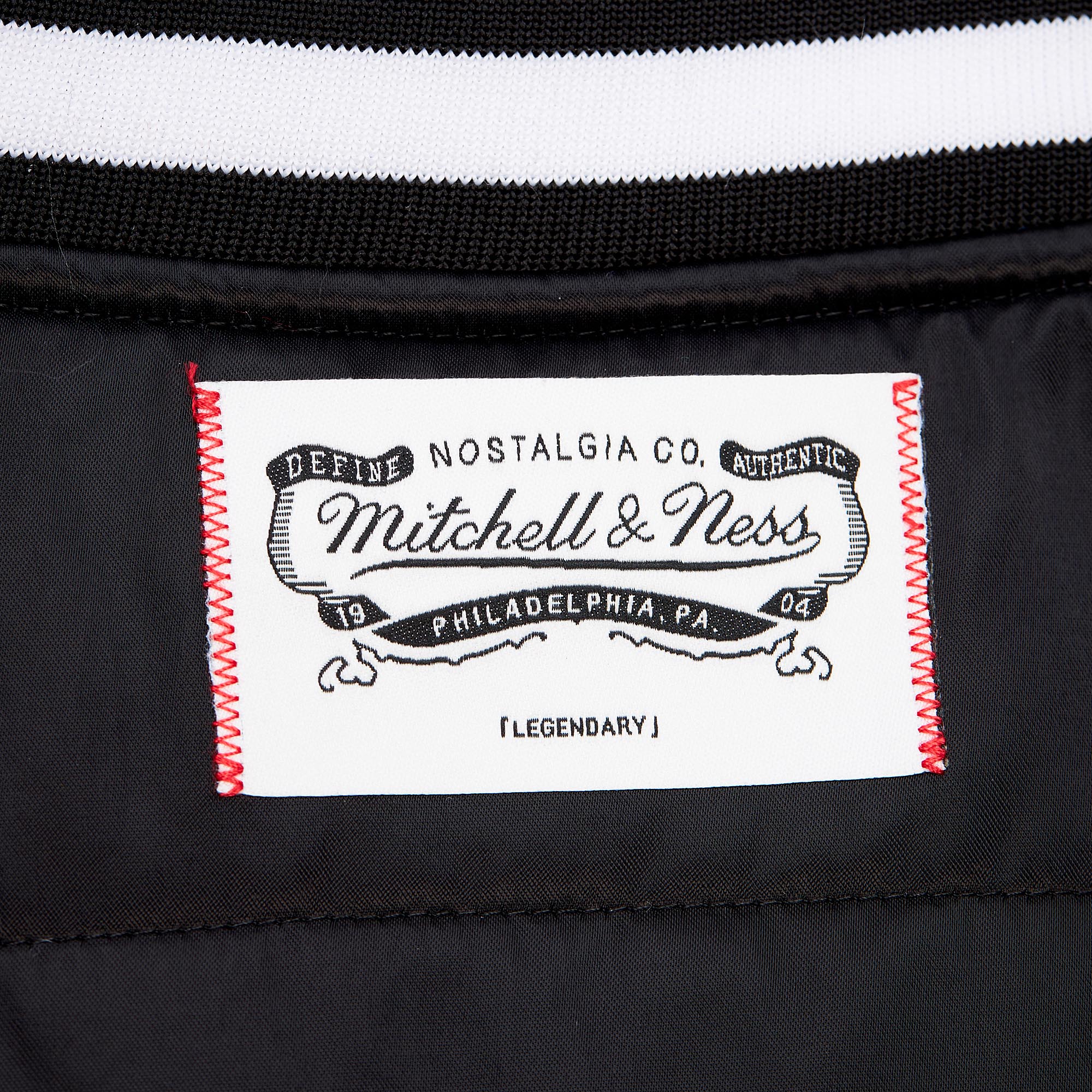 Chamarra Branded M&N Anniversary Puffer Satin