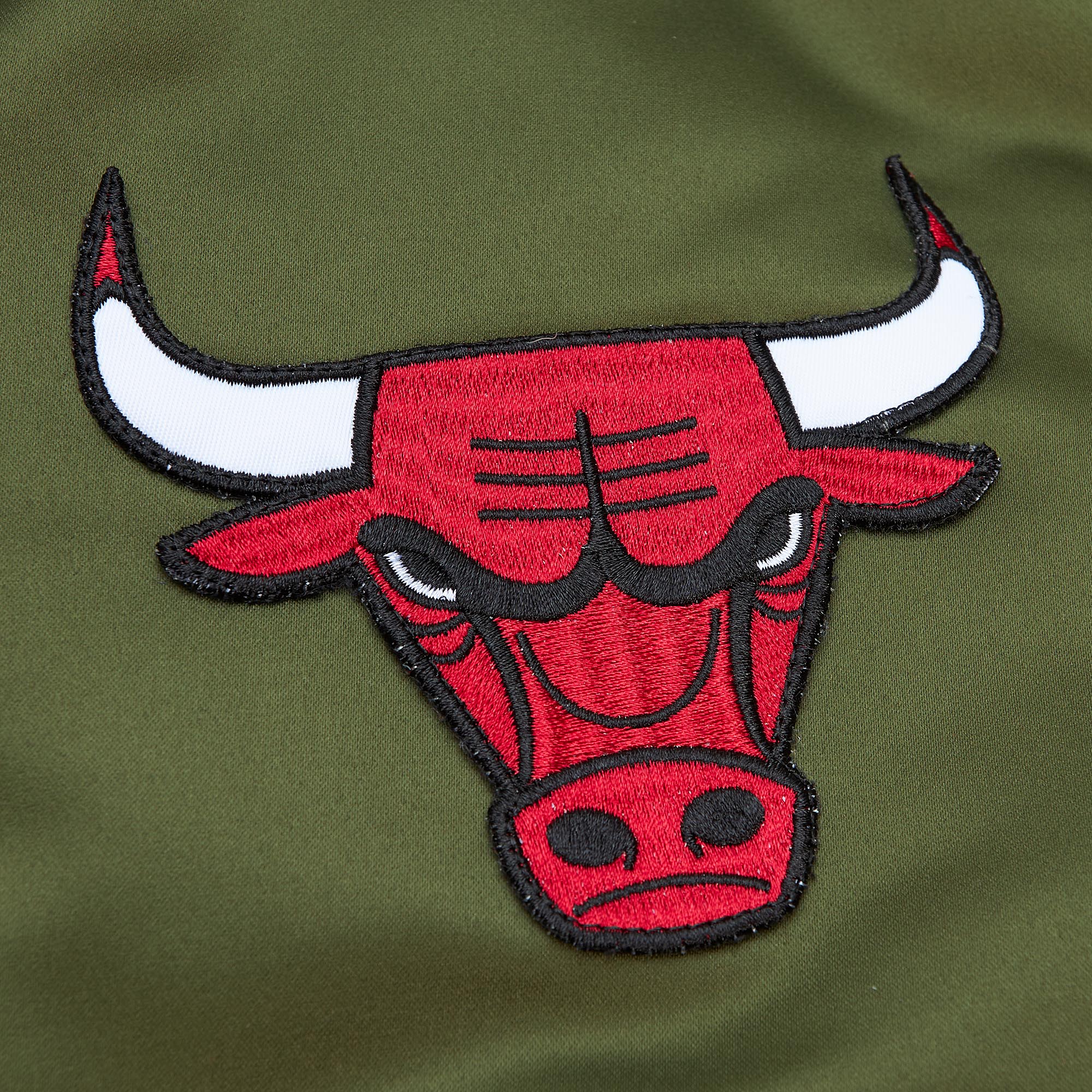 NBA SATIN BOMBER JACKET BULLS