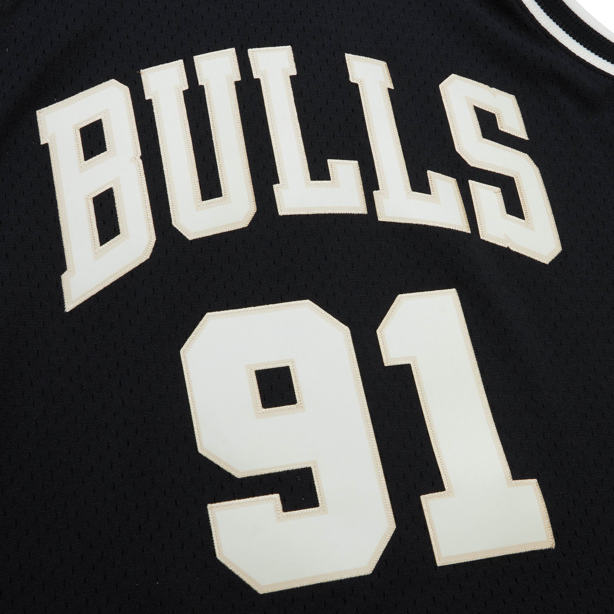 NBA OFF COURT BLACK/CREAM JERSEY BULLS 1997 DENNIS RODMAN